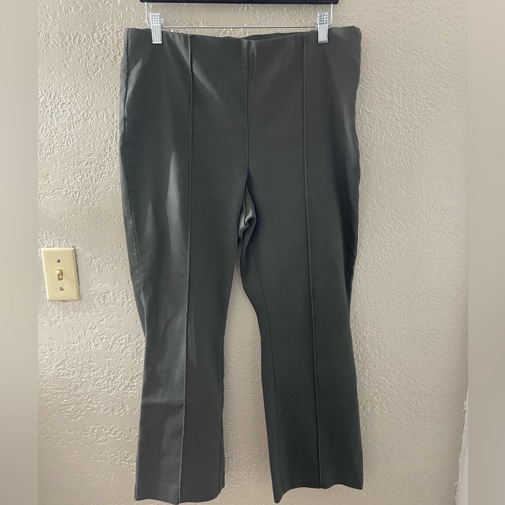LOFT Olive Green Cropped Ankle Pants
